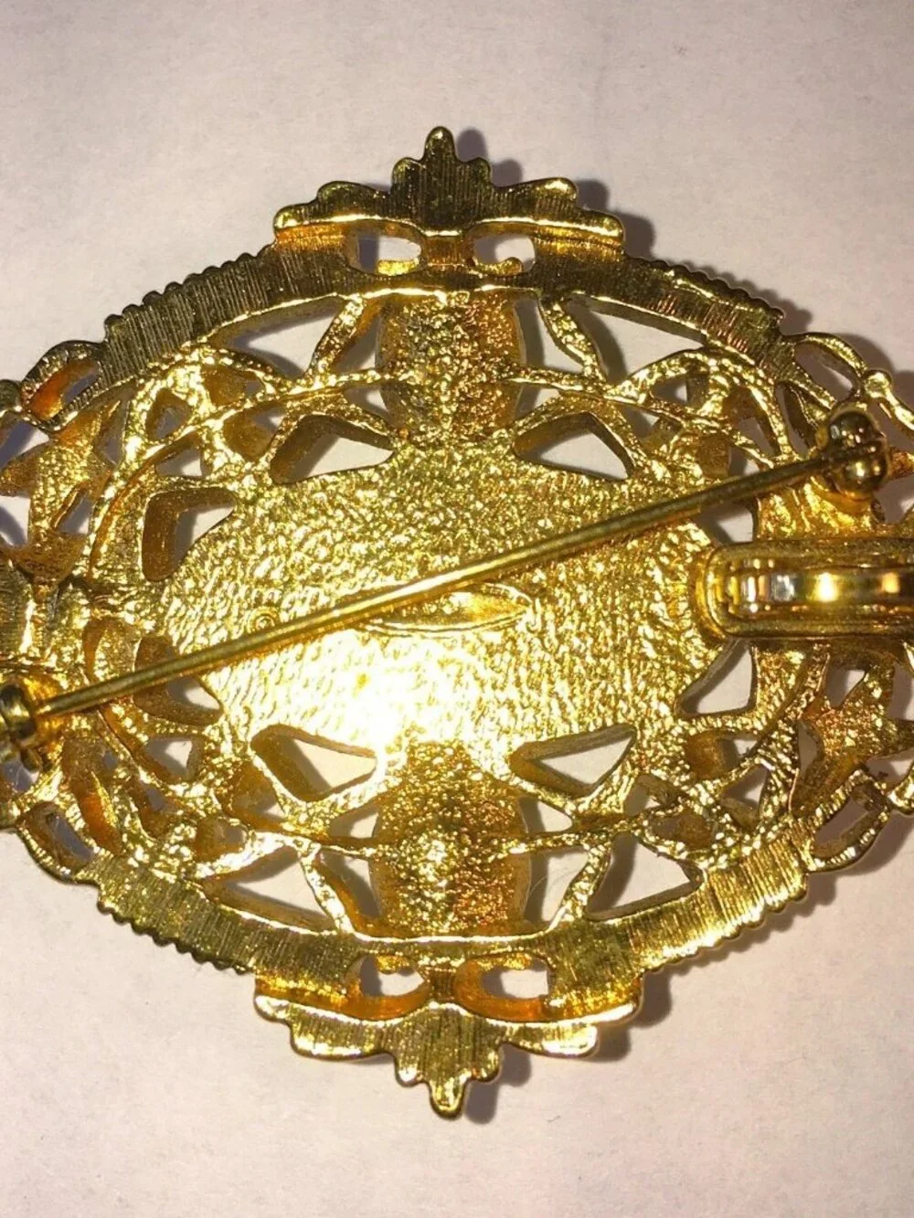 VINTAGE AVON FILIGREE FANTASY PIN PENDANT AMBER PEARLS CRYSTALS 1995